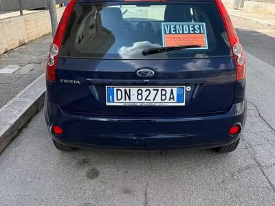 Usado Ford Fiesta 75 HP (55 kW) 2008 Azul Citadino