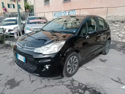 Używany Citroën C3 Live 68 KM (50 kW) 2016 Czarny Sedan/Limuzyna