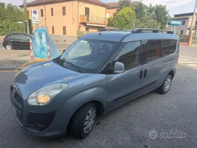 Usata Fiat Doblò 105 CV (77 kW) 2011 Grigio Monovolume