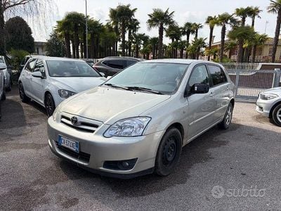 Usata Toyota Corolla Sol 97 CV (71 kW) 2005 Grigio Berlina