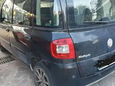 Usata Fiat Multipla 103 CV (75 kW) 2010 Nero Monovolume