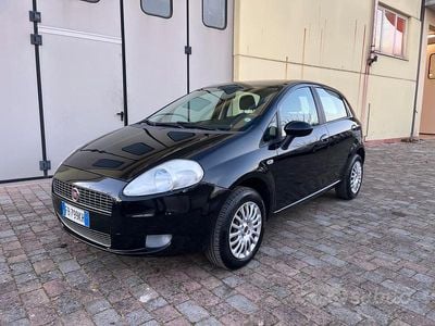 Usata Fiat Grande Punto Dynamic 77 CV (56 kW) 2009 Nero Utilitaria