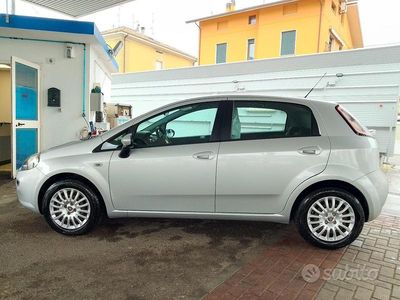 Usata Fiat Punto Lounge 75 CV (55 kW) 2014 Grigio Utilitaria