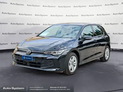 Usata VW Golf VIII Life 116 CV (85 kW) 2025 Grenadill black Utilitaria