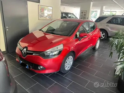 Usata Renault Clio IV Dynamique 75 CV (55 kW) 2013 Rosso Berlina