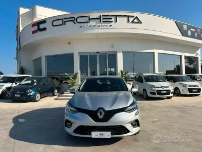 Usata Renault Clio V Business 86 CV (63 kW) 2020 Grigio Berlina
