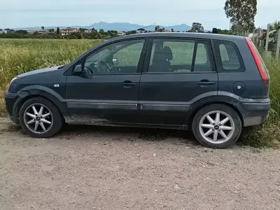 Usata Ford Fusion 68 CV (50 kW) 2006 Nero Utilitaria