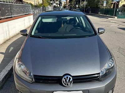 Usata VW Golf VI 105 CV (77 kW) 2011 Grigio Utilitaria