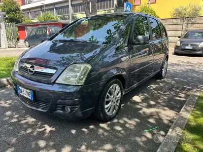 Usata Opel Meriva Enjoy 90 CV (66 kW) 2009 Grigio Monovolume