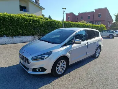 Usata Ford S-MAX Business Edition 150 CV (110 kW) 2016 Argento Monovolume