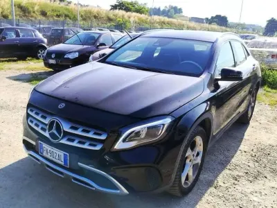 Usata Mercedes GLA200 136 CV (100 kW) 2018 Nero SUV