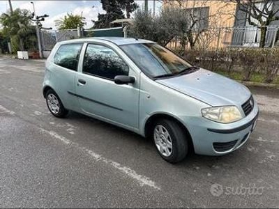 Usata Fiat Punto 80 CV (58 kW) 2004 Utilitaria