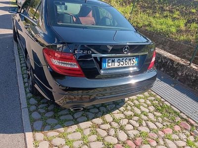 Second-hand Mercedes C220 Avantgarde 170 CP (125 kW) 2012 Negru Berlinǎ