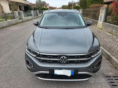 Usata VW T-Roc Style 150 CV (110 kW) 2022 Grigio SUV