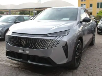 Usata Peugeot 3008 Allure 136 CV (100 kW) 2025 Grigio metallizzato SUV
