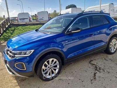 Usata VW T-Roc Style 116 CV (85 kW) 2024 Blu mare SUV