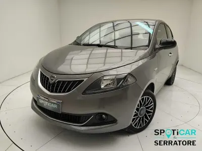 Usata Lancia Ypsilon S 70 CV (51 kW) 2024 Grigio Utilitaria