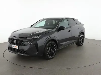 Usata Peugeot e-3008 Allure 156 kW (213 CV) 2024 Grigio SUV