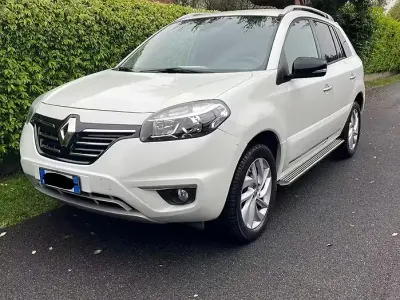 Usata Renault Koleos LIMITED 173 CV (127 kW) 2014 Bianco SUV
