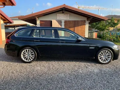 Usata BMW 525 Luxury Line 218 CV (160 kW) 2015 Nero Station wagon