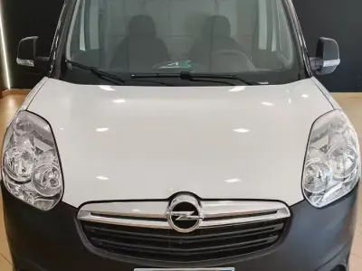 Usata Opel Combo 105 CV (77 kW) 2018 Bianco Monovolume