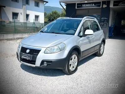 Usata Fiat Sedici 120 CV (88 kW) 2008 Grigio SUV