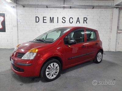 Arancione Usata 2005 Renault Modus Dynamique Monovolume | 2499 € (Buon prezzo)
