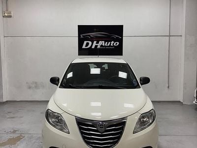Usata Lancia Ypsilon Platinum 69 CV (50 kW) 2014 Bianco Utilitaria