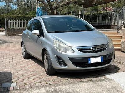 usata Opel Corsa 1.2 benzina/metano 2011