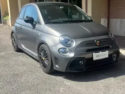 Usata Abarth 595C Competizione 179 CV (131 kW) 2021 Tar cold grey Cabrio