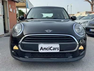 Usata Mini ONE 75 CV (55 kW) 2019 Nero Utilitaria