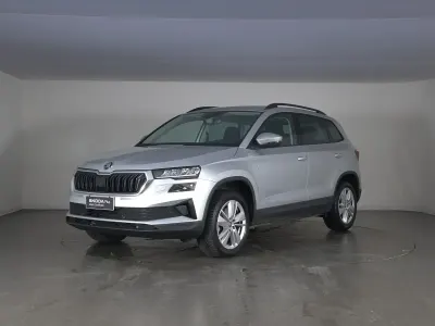 Usata Skoda Karoq Selection 150 CV (110 kW) 2025 Argento brillante metallizzato SUV
