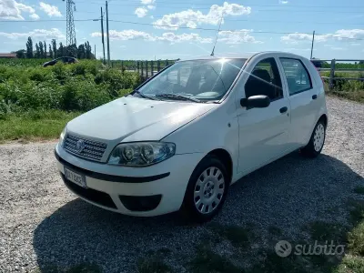 Usata Fiat Punto Classica 60 CV (44 kW) 2010 Bianco Utilitaria