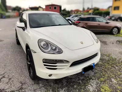 Usata Porsche Cayenne Turbo 245 CV (180 kW) 2011 Bianco SUV