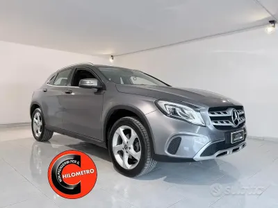 Usata Mercedes GLA180 Premium 109 CV (80 kW) 2018 Grigio SUV