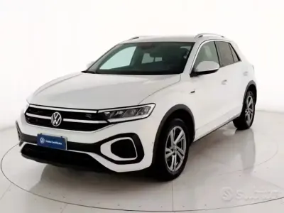 Usata VW T-Roc R-line 116 CV (85 kW) 2023 Bianco SUV