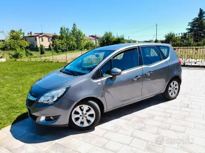 Begagnad Opel Meriva 110 HK (80 kW) 2015 Grå Minibuss