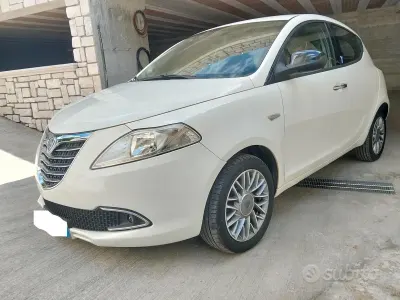 Brugt Lancia Ypsilon S 95 HK (69 kW) 2012 Hvid Hatchback