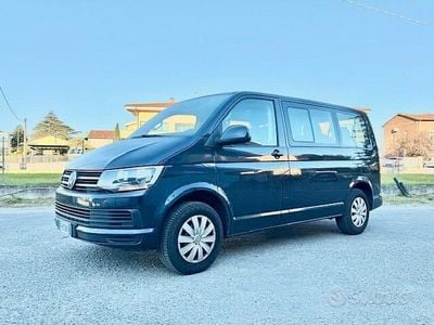 Usata VW Caravelle Comfortline 150 CV (110 kW) 2017 Blu Monovolume