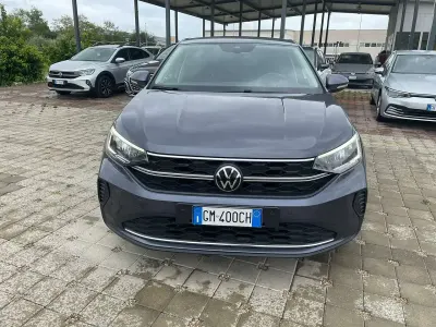 Usado VW Taigo Life 110 CV (80 kW) 2023 Gris SUV