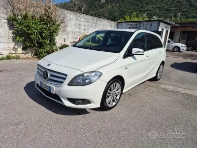 Occasion Mercedes B180 Premium 109 PK (80 kW) 2013 Wit MPV