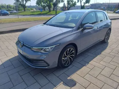 Usata VW Golf VIII Life 131 CV (96 kW) 2021 Grigio Berlina