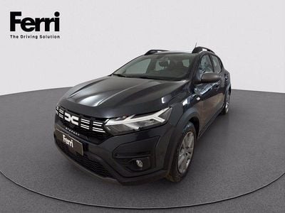 Usata Dacia Sandero Expression 101 CV (74 kW) 2023 Grigio cometa Utilitaria