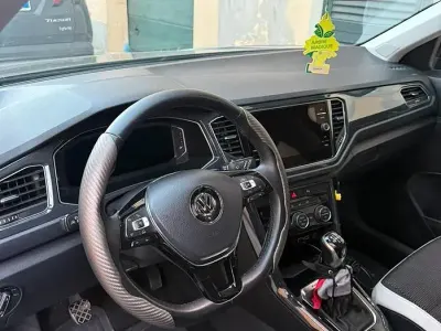 Usata VW T-Roc 150 CV (110 kW) 2018 Grigio SUV