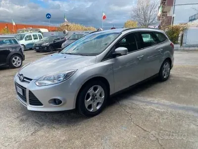 Usata Ford Focus 120 CV (88 kW) 2014 Grigio Station wagon