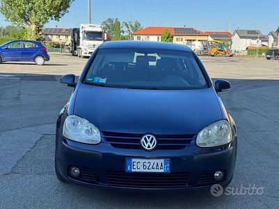 Begagnad VW Golf V Sportline 105 HK (77 kW) 2007 Blå Sedan