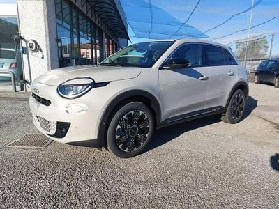 Beige Nuova 2025 Fiat 600 La Prima SUV | 27.000 €