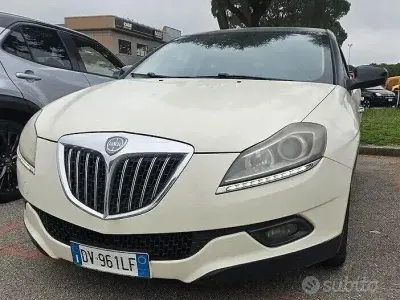 Begagnad Lancia Delta 120 HK (88 kW) 2009 Vit Halvkombi