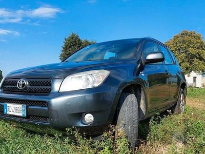 Usata Toyota RAV4 136 CV (100 kW) 2006 Grigio SUV