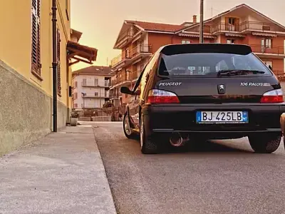 Usata Peugeot 106 118 CV (86 kW) 2000 Nero Utilitaria